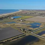 Campsite Tiny House De Boet, In Natuurgebied En Vlakbij Het
