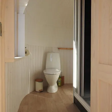 Tiny House De Boet, In Natuurgebied En Vlakbij Het 캠프장 *