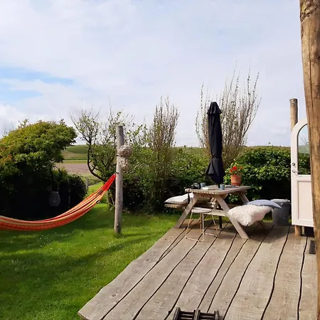 캠프장 Tiny House De Boet, In Natuurgebied En Vlakbij Het 칼란트소그